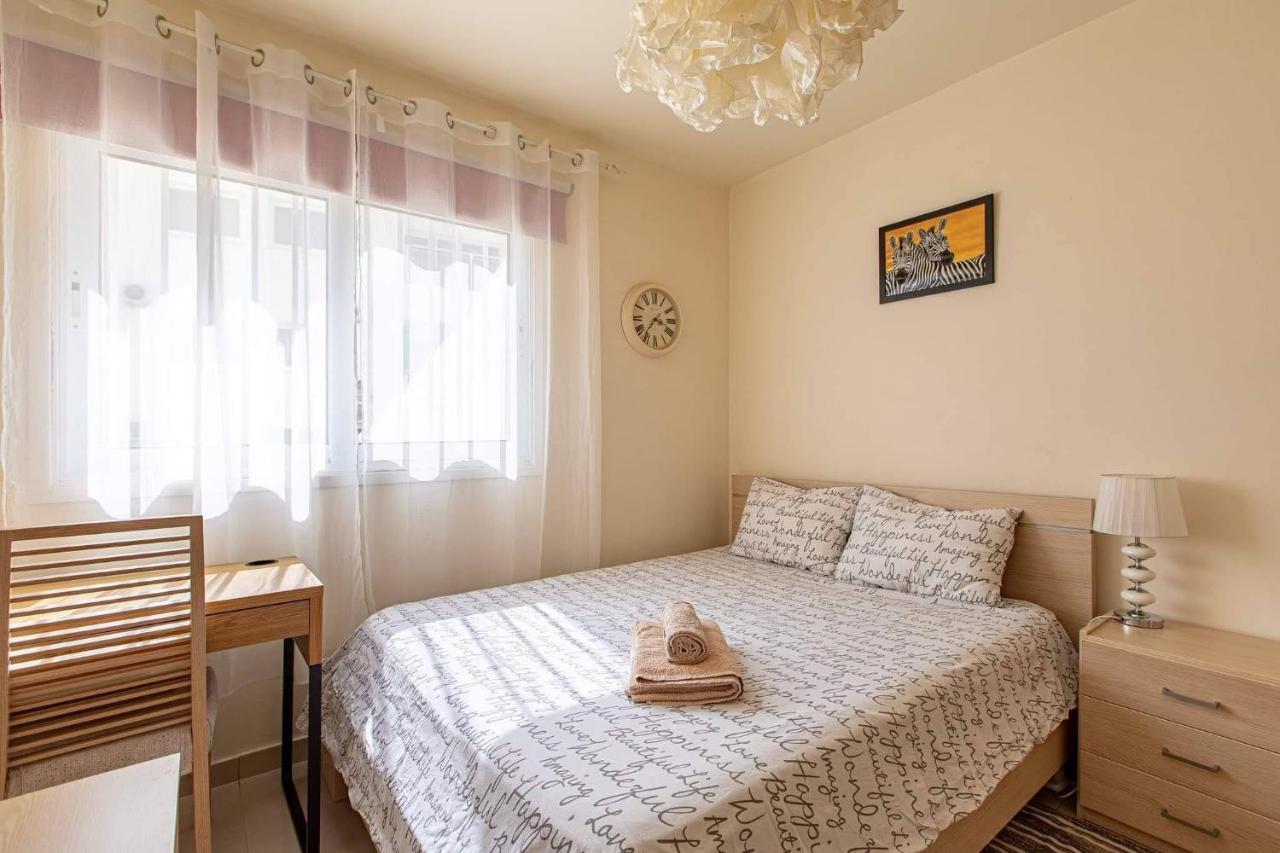 Lovely Bedroom In Shared Apartment Oroklini 외부 사진